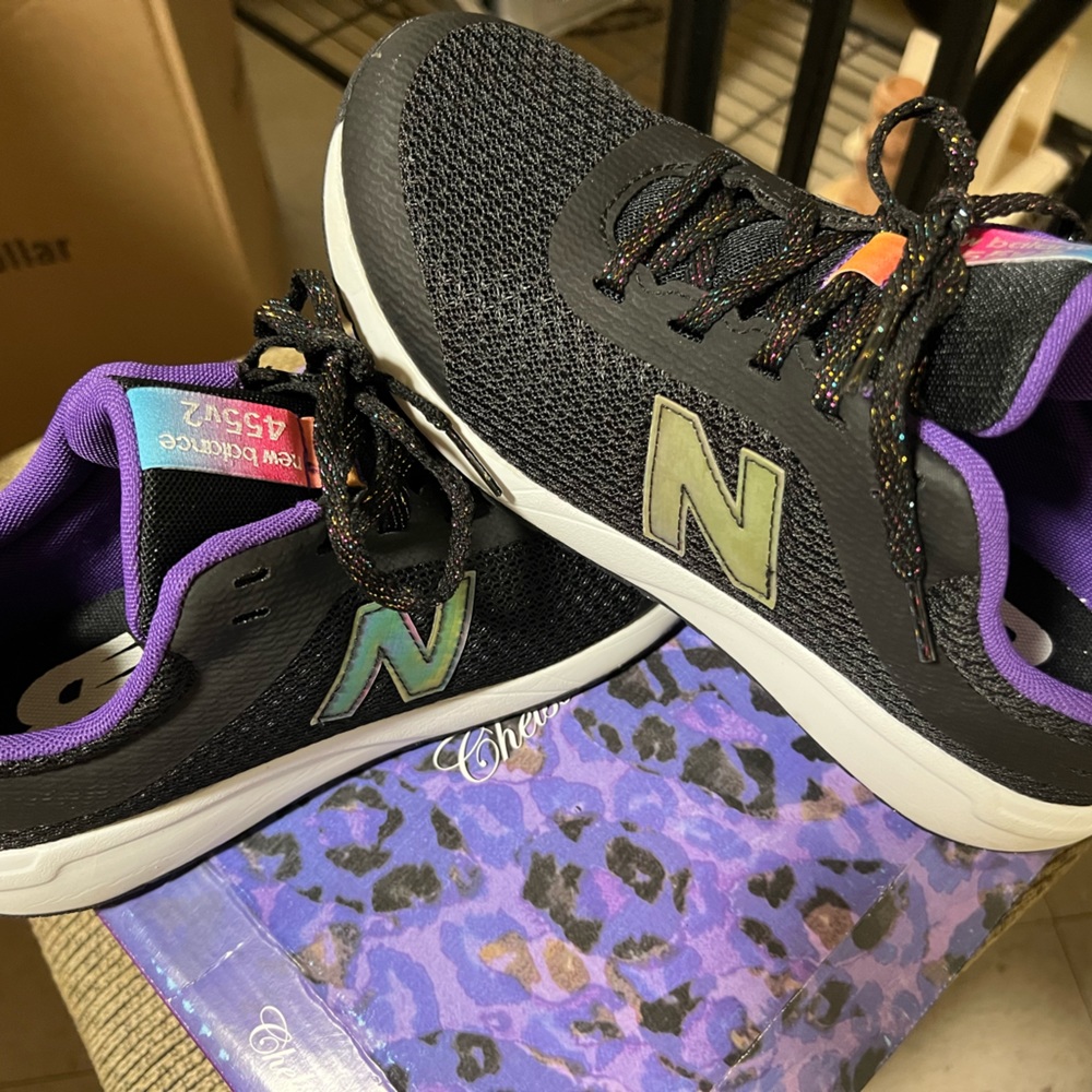 New without tags youth size 6.5